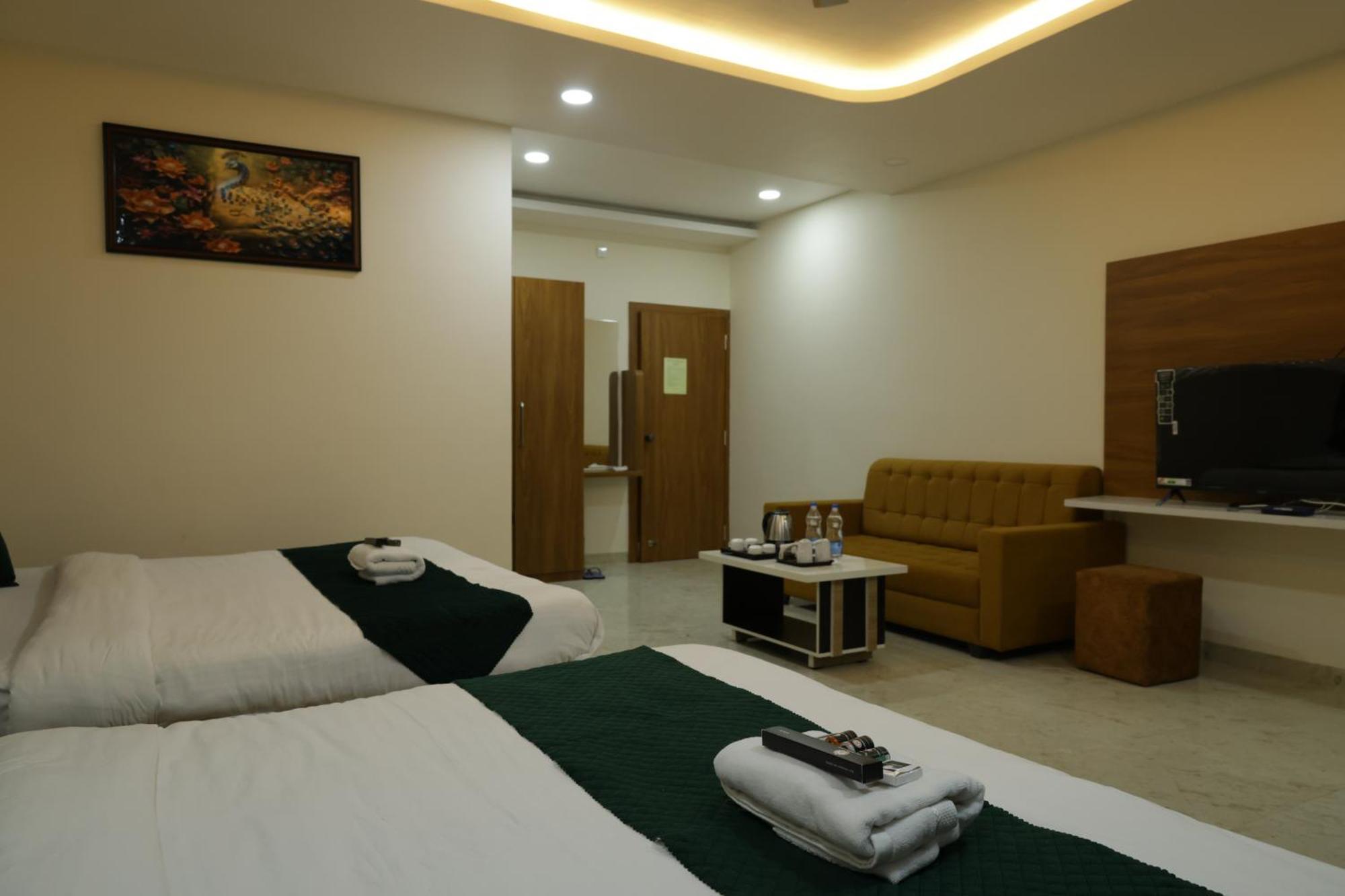 Hotel The Prime Land Hoshangabad エクステリア 写真