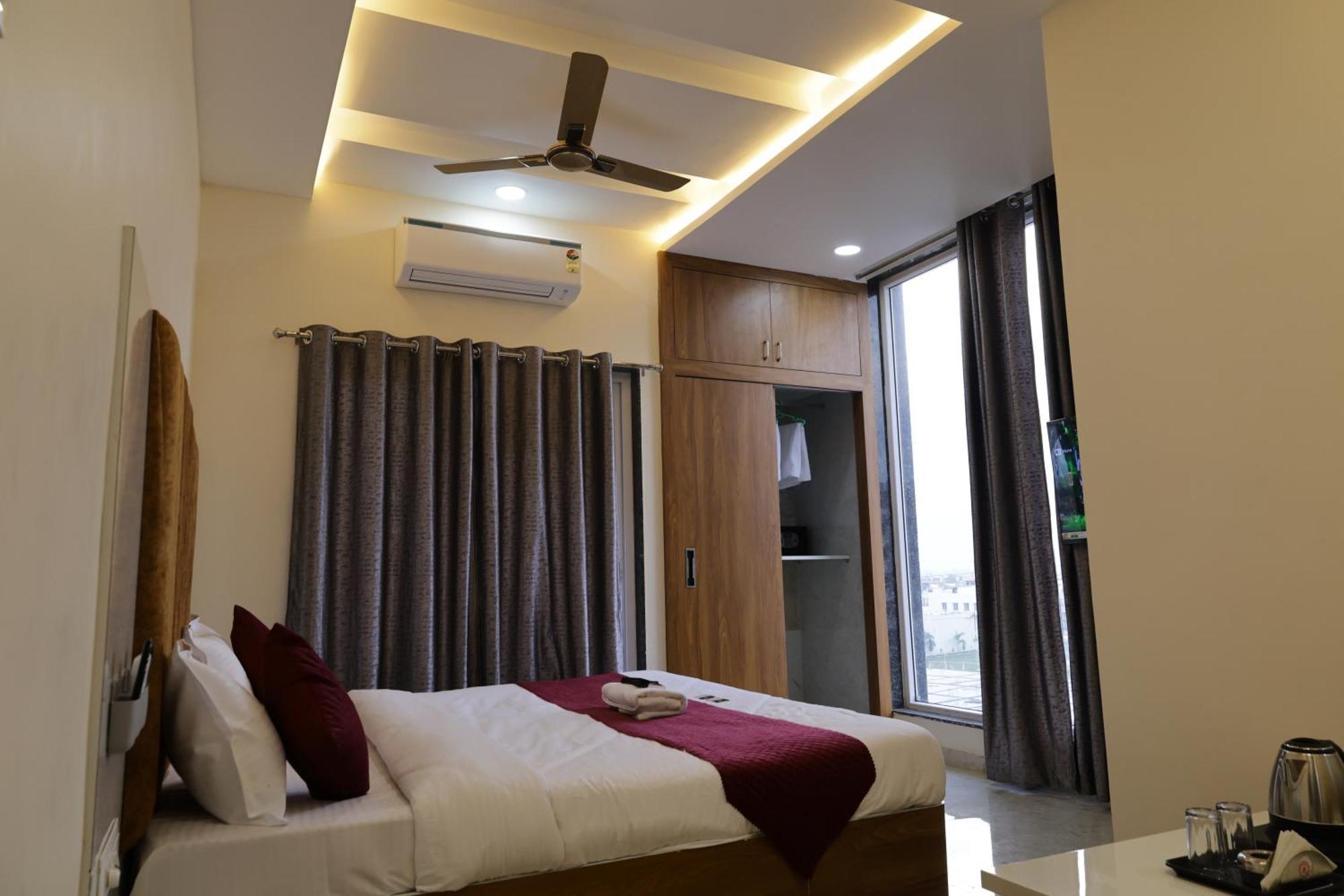 Hotel The Prime Land Hoshangabad エクステリア 写真