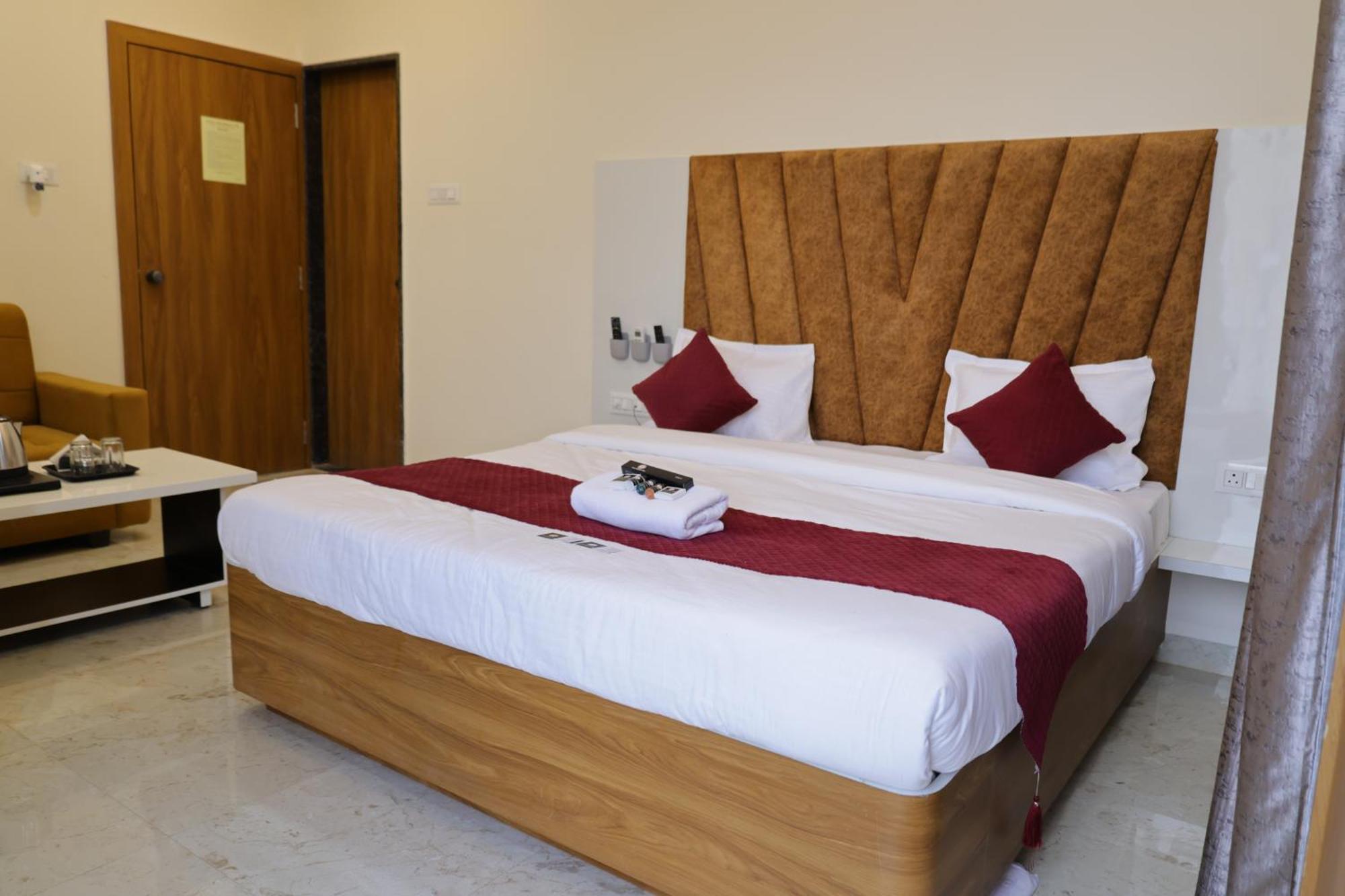 Hotel The Prime Land Hoshangabad エクステリア 写真