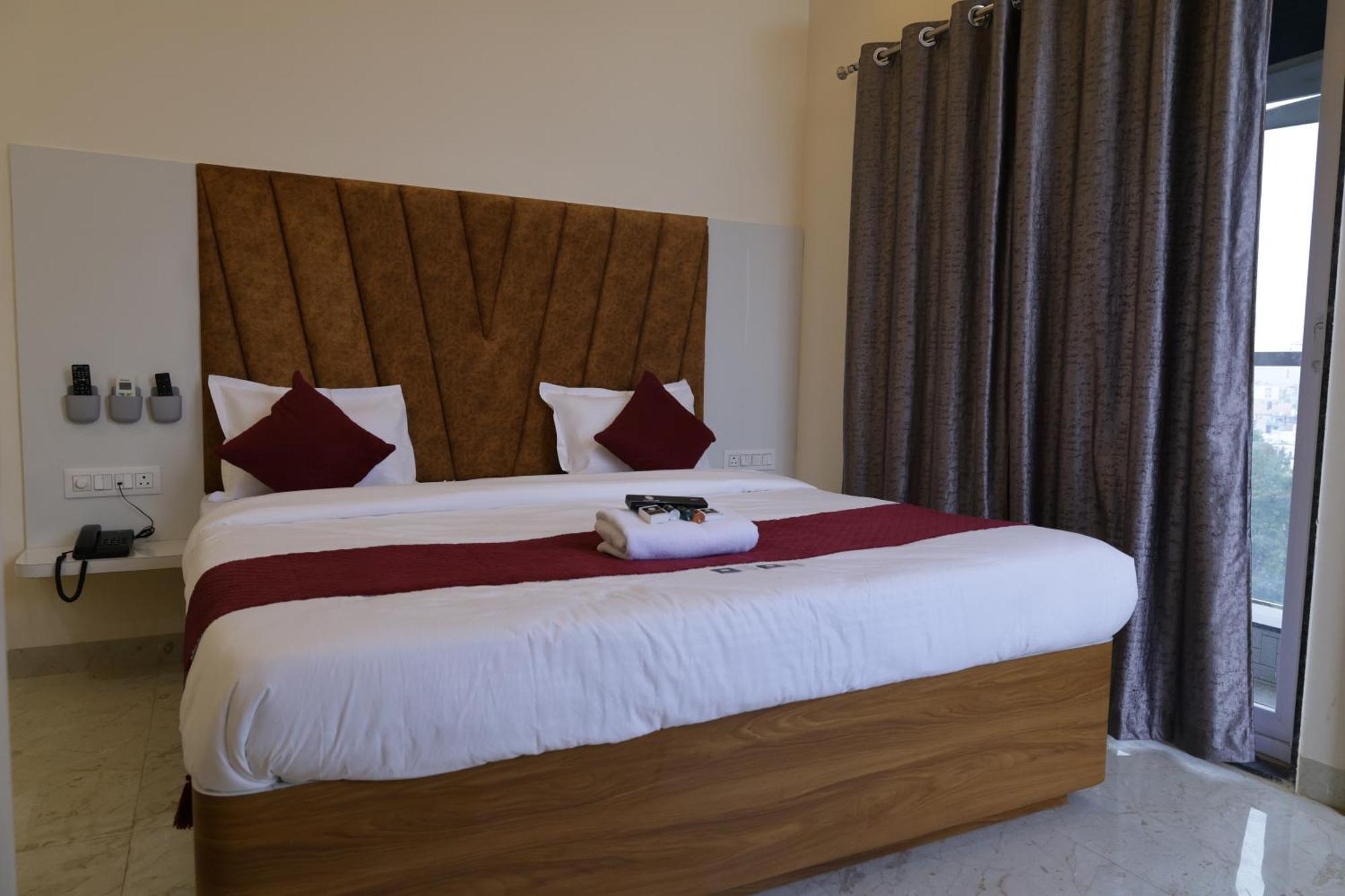 Hotel The Prime Land Hoshangabad エクステリア 写真